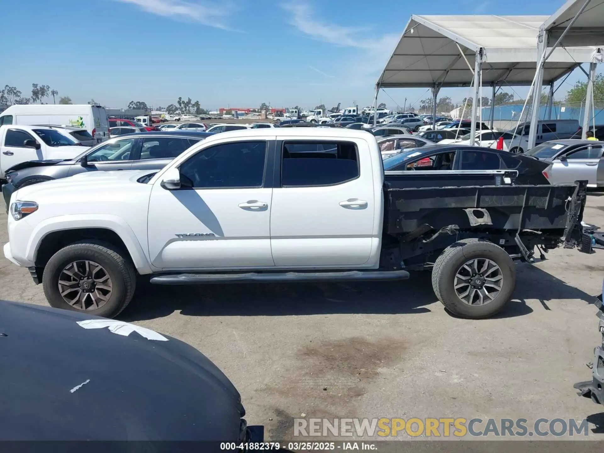 15 fotografías del automóvil dañado 3TMBZ5DNXMM030563 TOYOTA TACOMA 2021
