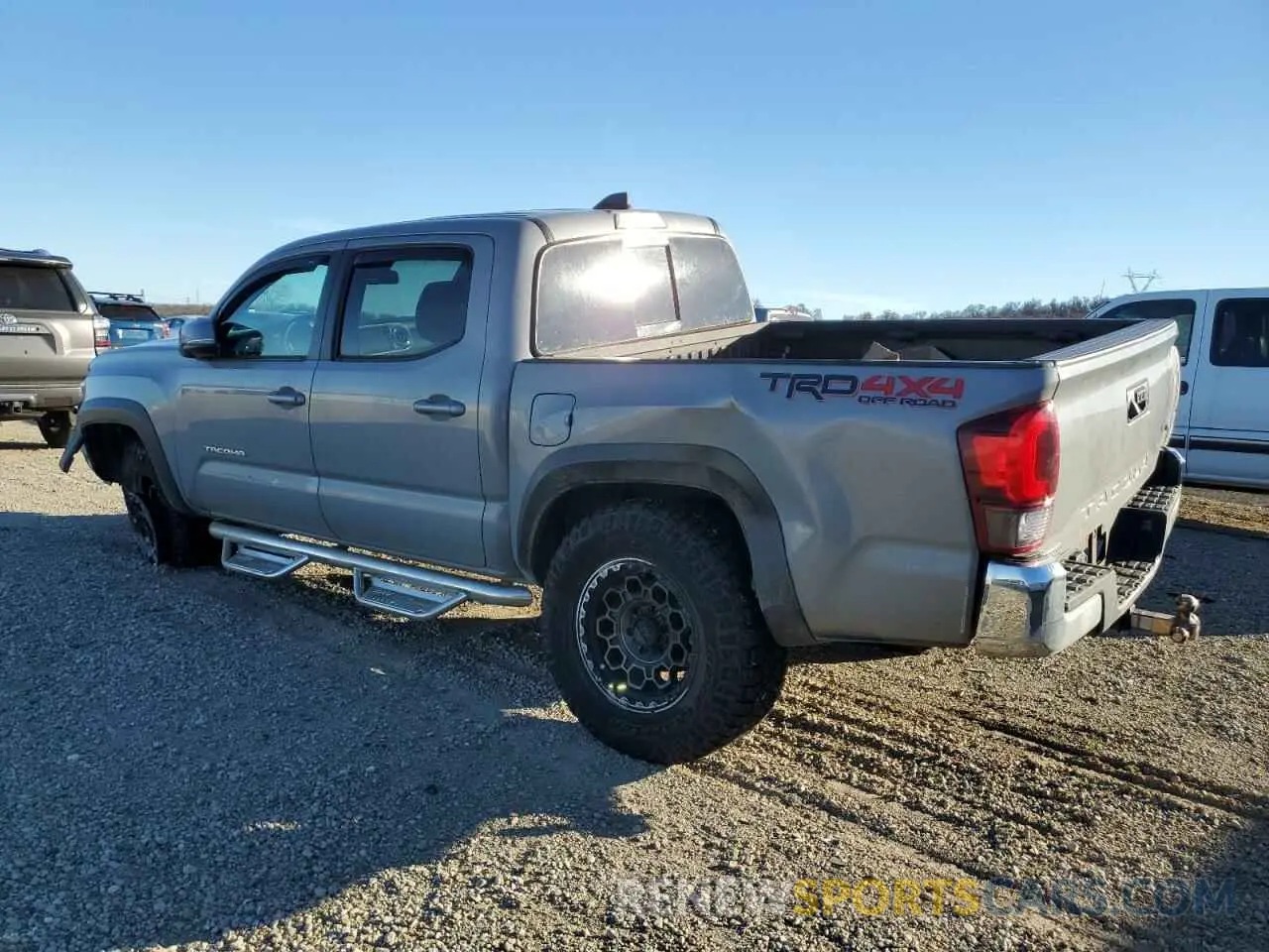 2 fotografías del automóvil dañado 3TMCZ5AN0MM387047 TOYOTA TACOMA 2021
