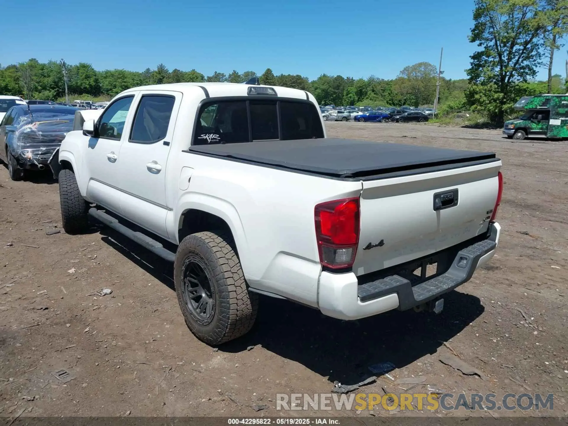 3 fotografías del automóvil dañado 3TMCZ5AN1MM388756 TOYOTA TACOMA 2021