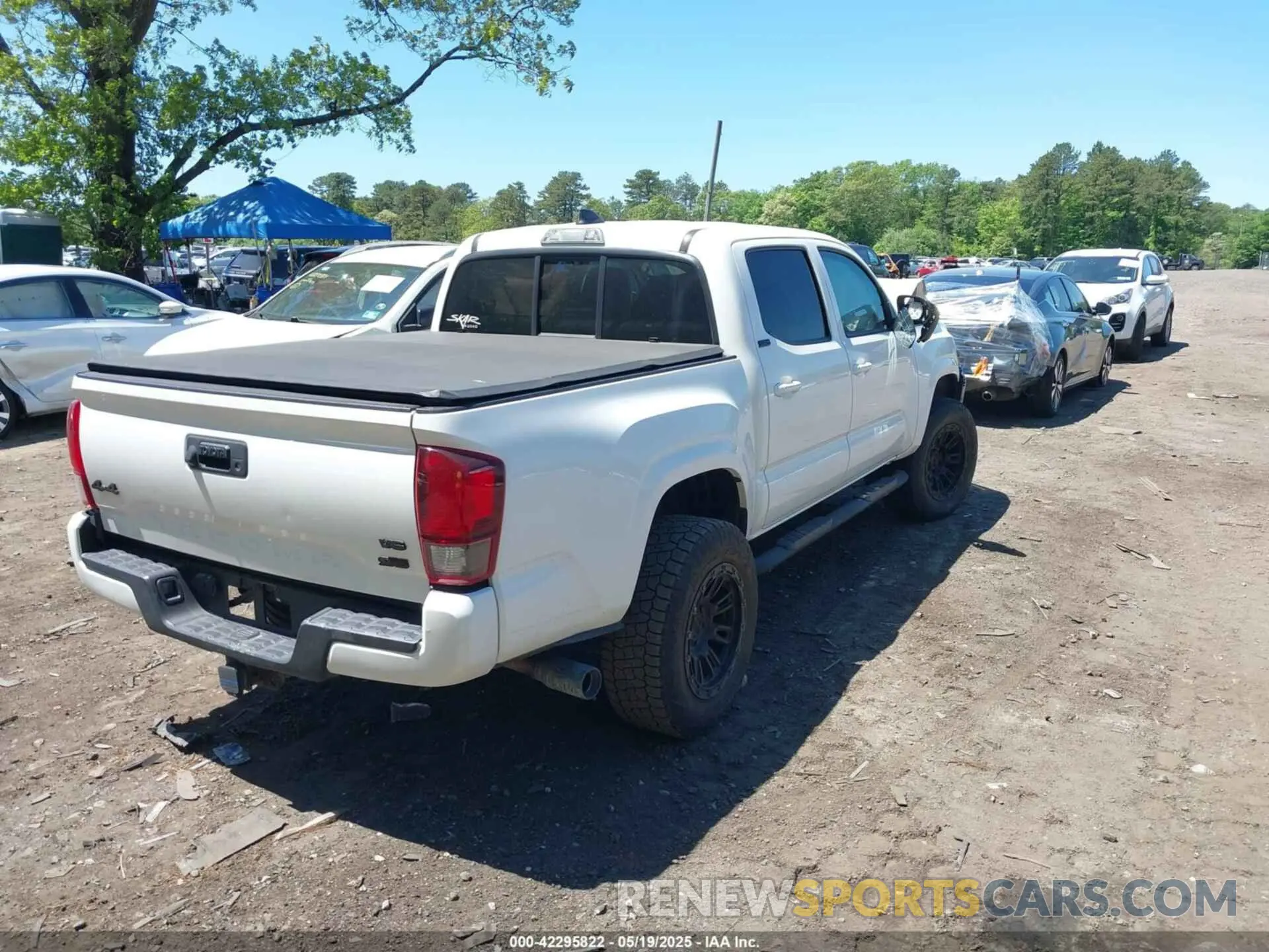 4 fotografías del automóvil dañado 3TMCZ5AN1MM388756 TOYOTA TACOMA 2021