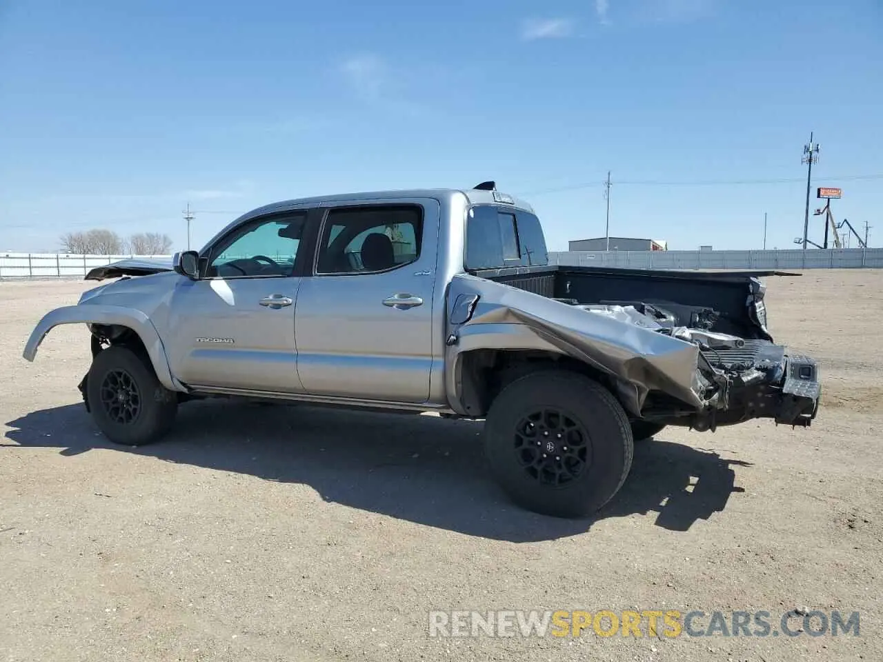2 fotografías del automóvil dañado 3TMCZ5AN1MM400257 TOYOTA TACOMA 2021