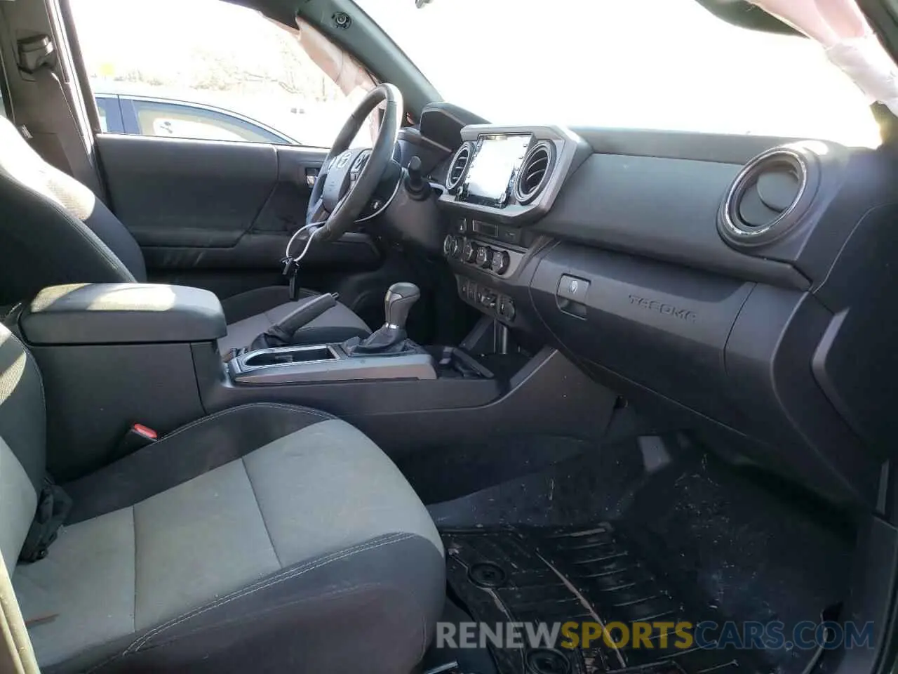 5 fotografías del automóvil dañado 3TMCZ5AN1MM404941 TOYOTA TACOMA 2021