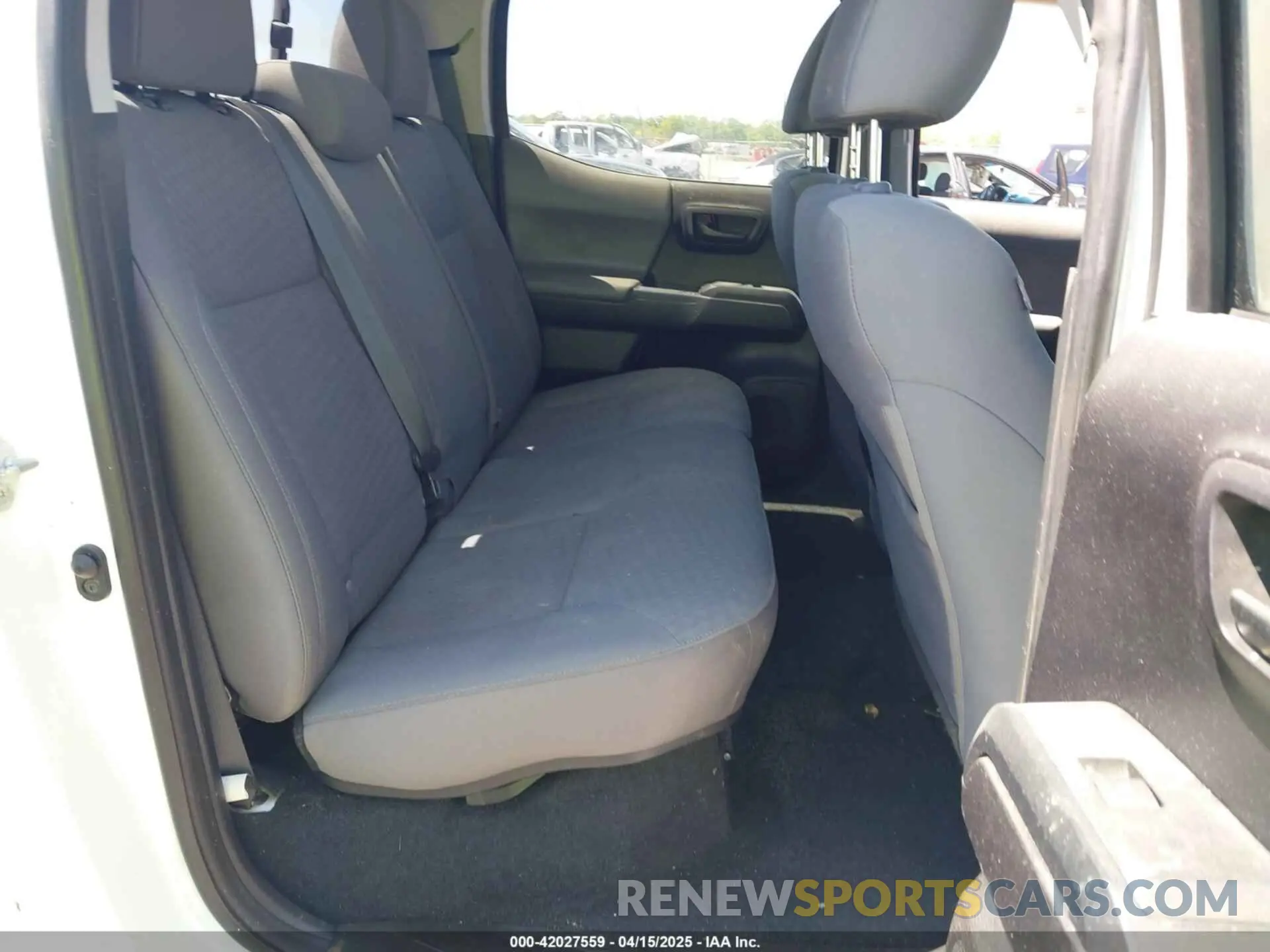 8 fotografías del automóvil dañado 3TMCZ5AN1MM406639 TOYOTA TACOMA 2021