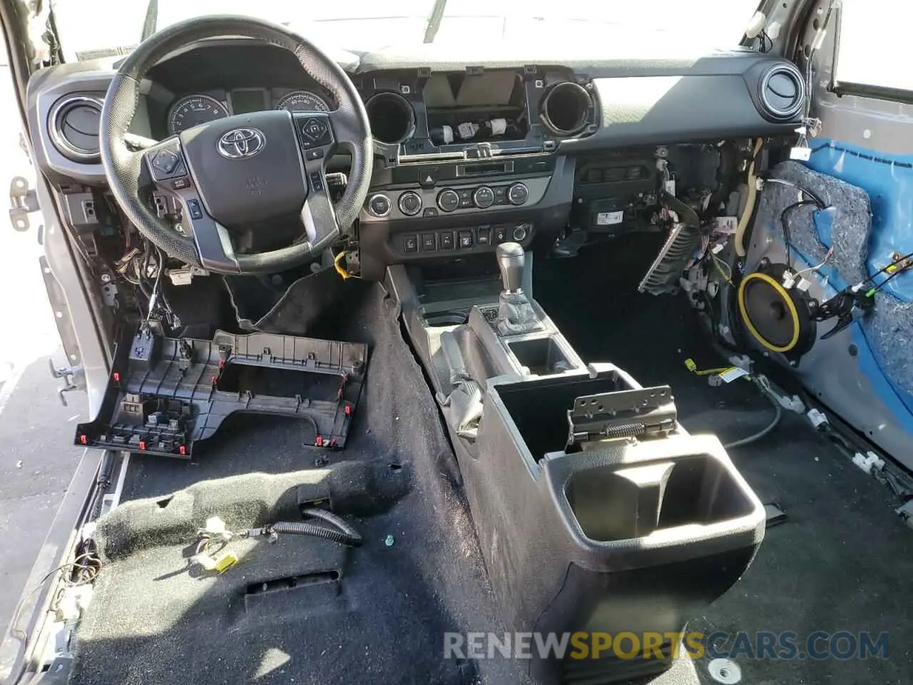 8 fotografías del automóvil dañado 3TMCZ5AN1MM418872 TOYOTA TACOMA 2021
