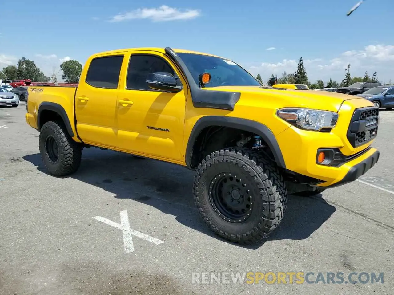 4 fotografías del automóvil dañado 3TMCZ5AN2MM413728 TOYOTA TACOMA 2021