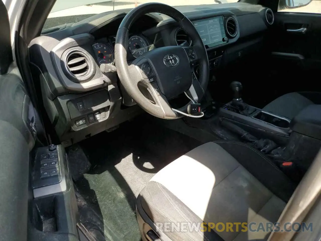 8 fotografías del automóvil dañado 3TMCZ5AN2MM436040 TOYOTA TACOMA 2021