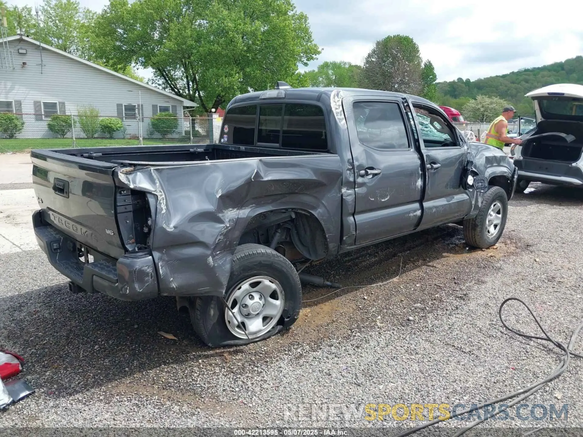 4 fotografías del automóvil dañado 3TMCZ5AN3MM391061 TOYOTA TACOMA 2021