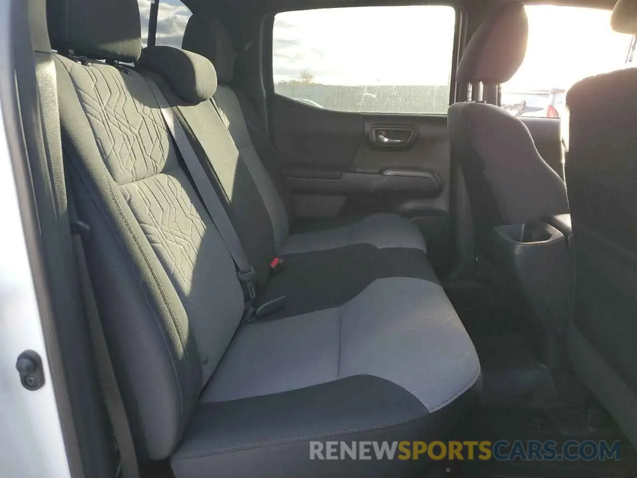 10 fotografías del automóvil dañado 3TMCZ5AN3MM414905 TOYOTA TACOMA 2021