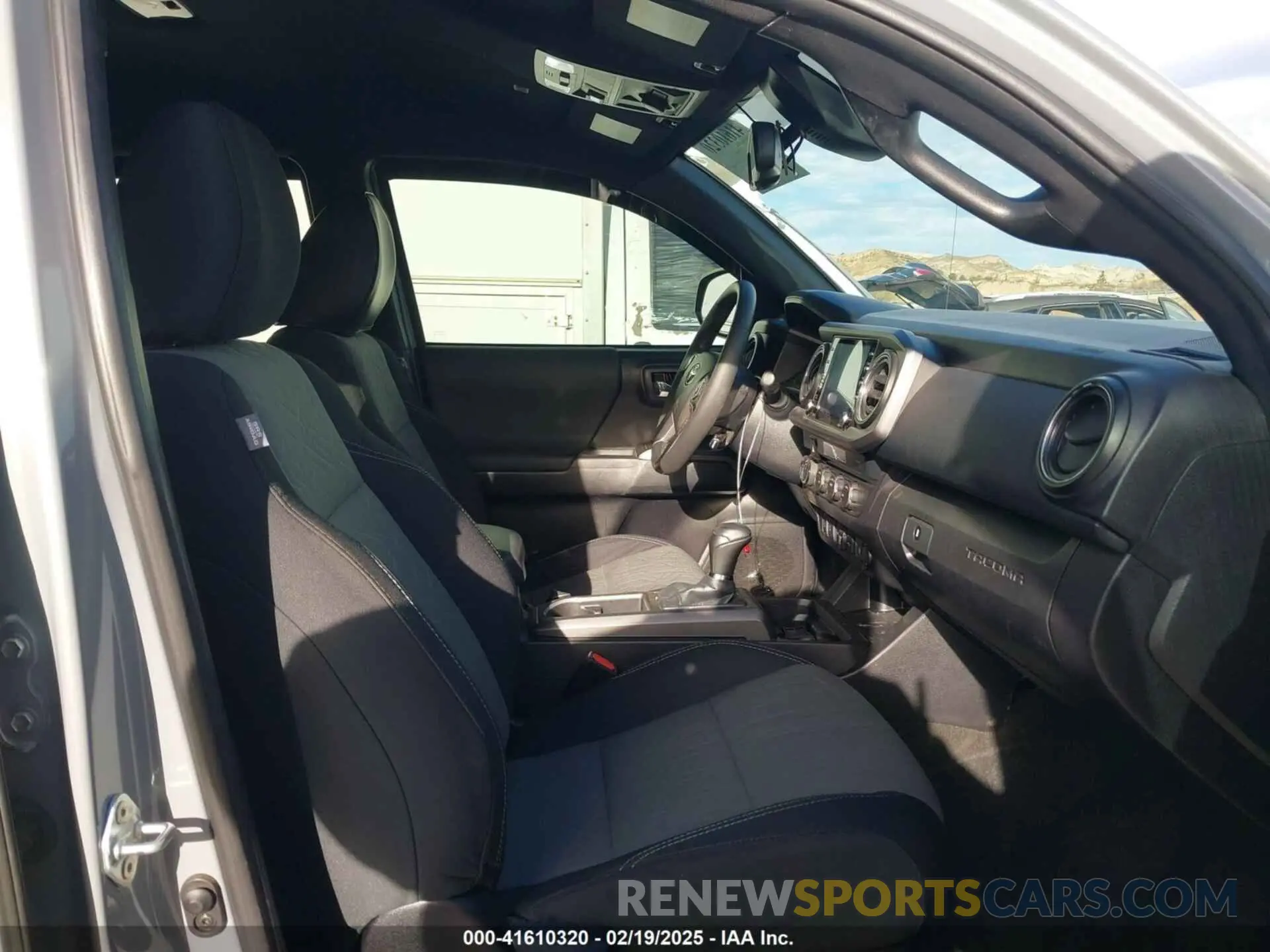5 fotografías del automóvil dañado 3TMCZ5AN3MM425497 TOYOTA TACOMA 2021
