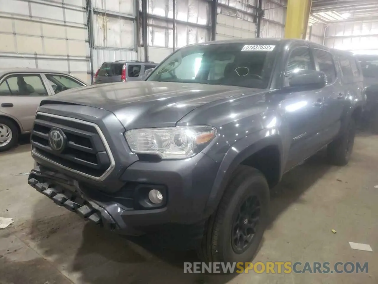 2 fotografías del automóvil dañado 3TMCZ5AN3MM449136 TOYOTA TACOMA 2021