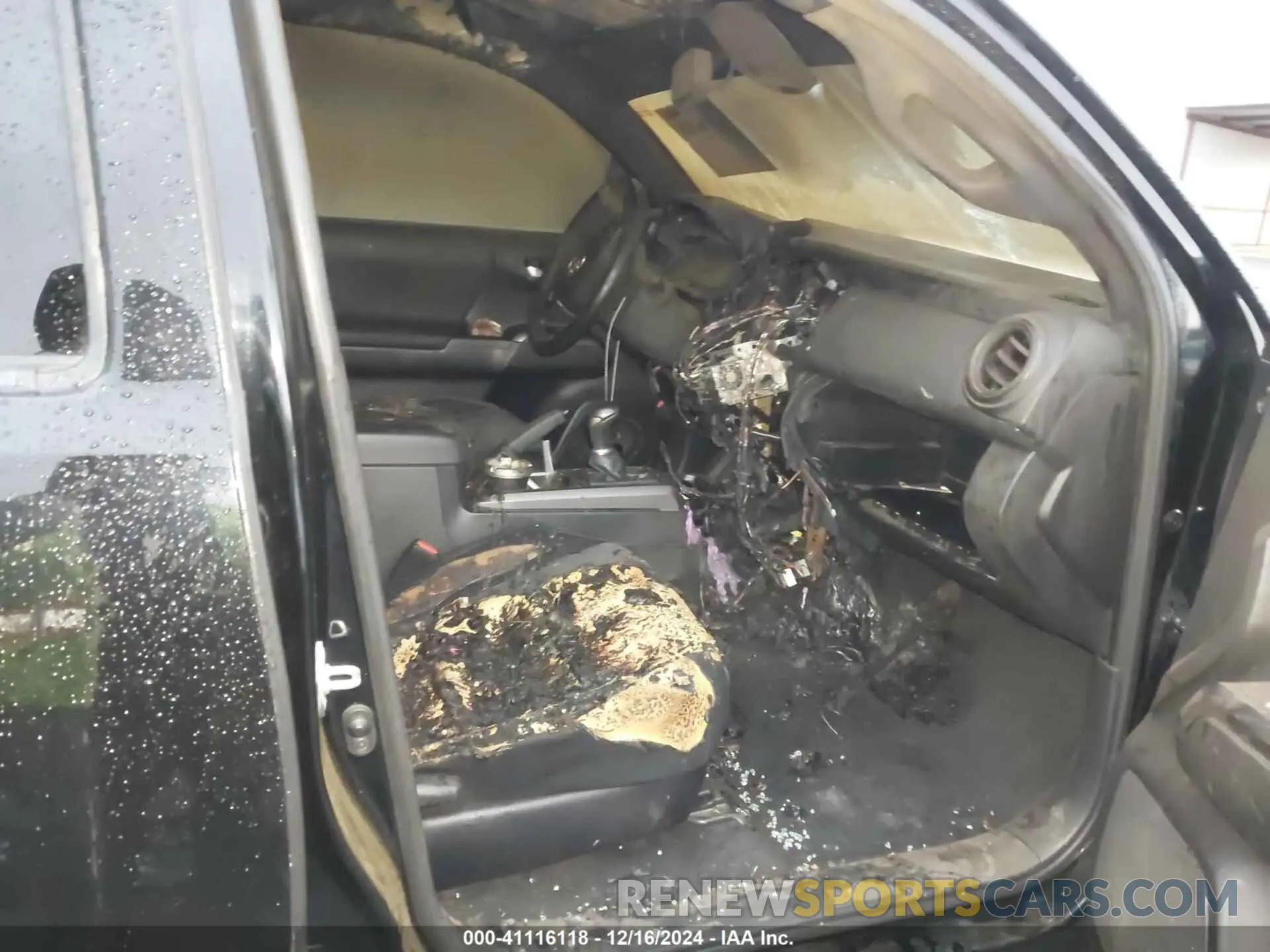5 fotografías del automóvil dañado 3TMCZ5AN4MM411415 TOYOTA TACOMA 2021