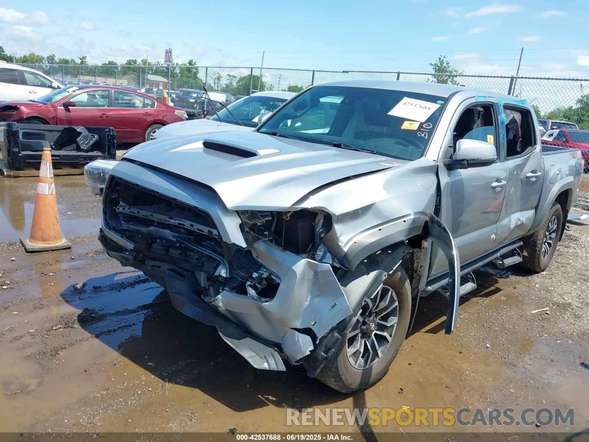 2 fotografías del automóvil dañado 3TMCZ5AN4MM413309 TOYOTA TACOMA 2021