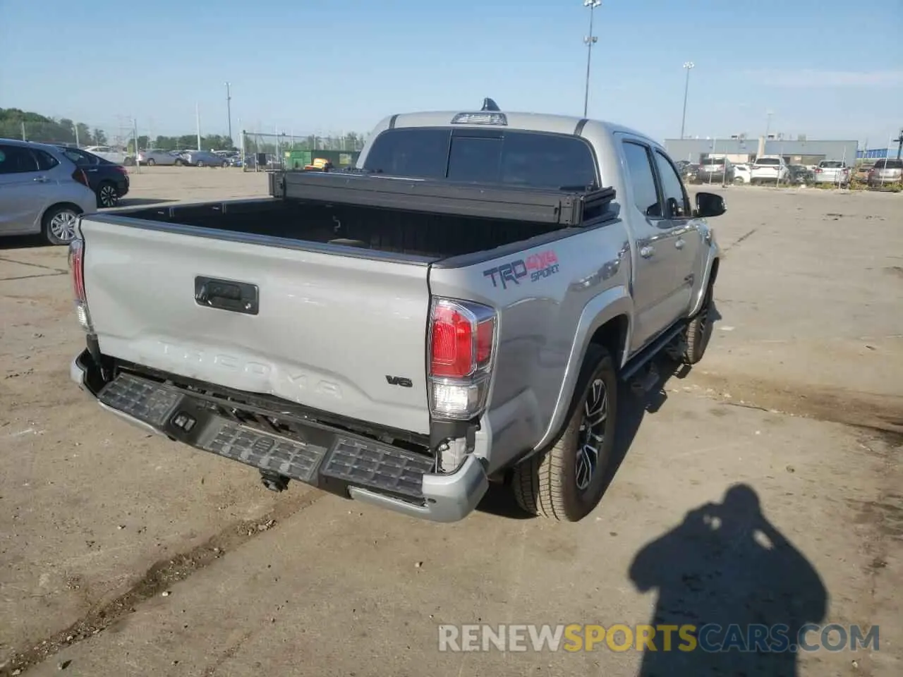 4 fotografías del automóvil dañado 3TMCZ5AN4MM425122 TOYOTA TACOMA 2021