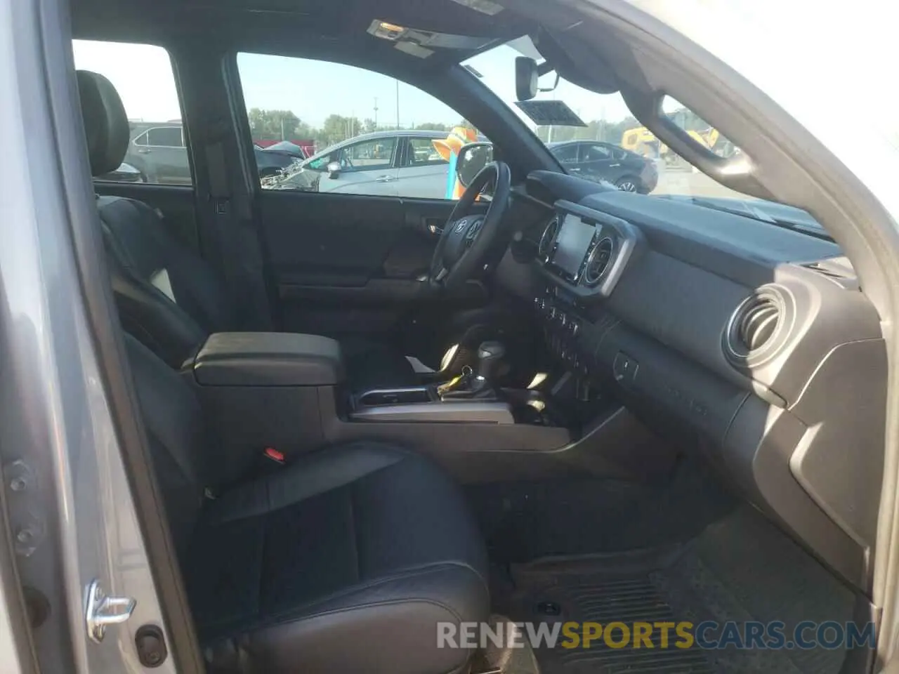 5 fotografías del automóvil dañado 3TMCZ5AN4MM425122 TOYOTA TACOMA 2021