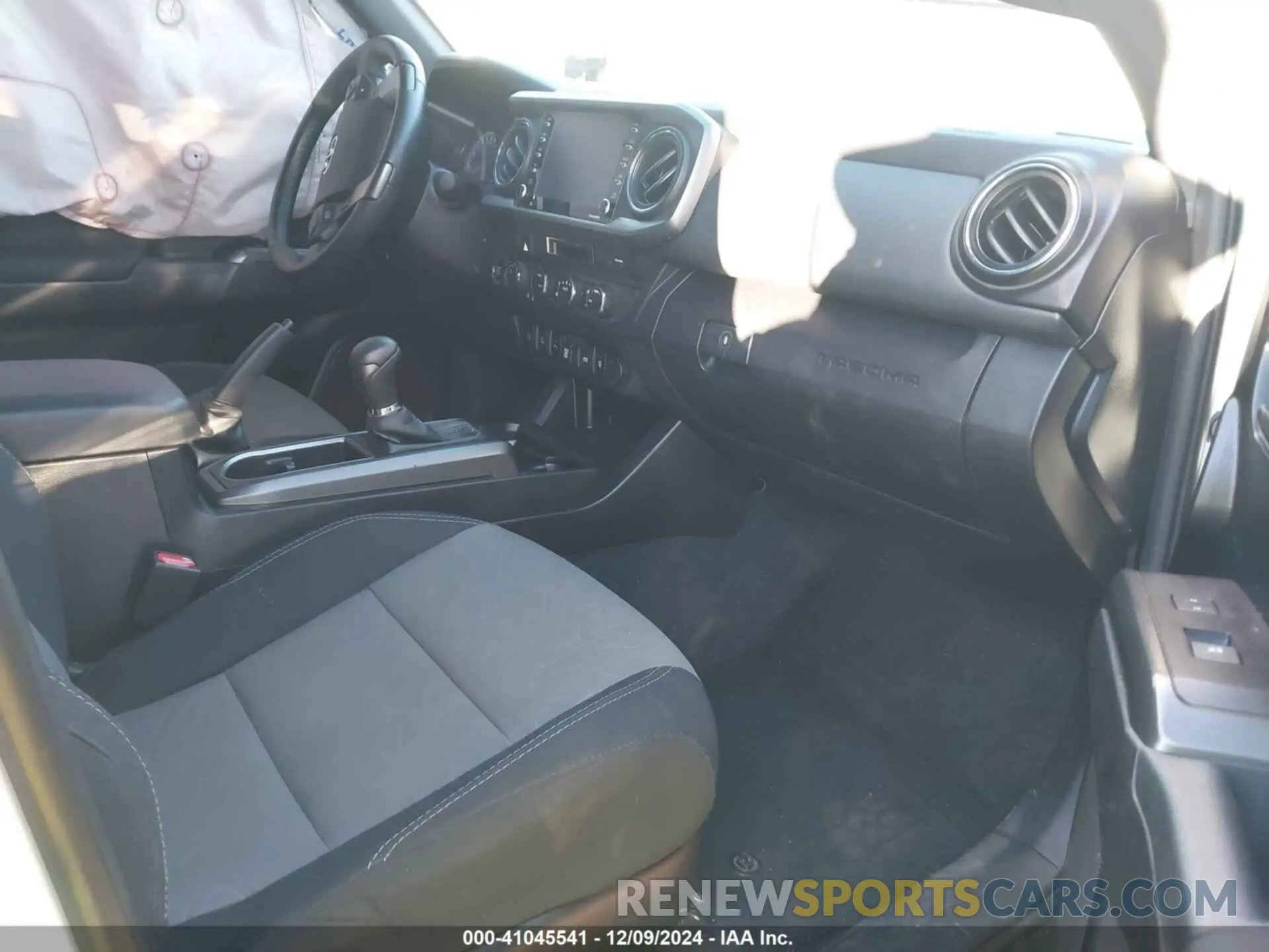 5 fotografías del automóvil dañado 3TMCZ5AN4MM441840 TOYOTA TACOMA 2021