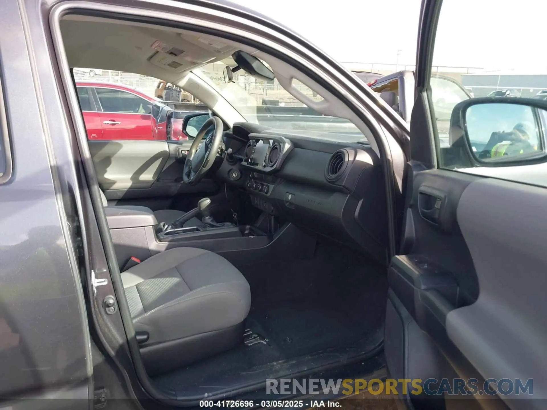 5 fotografías del automóvil dañado 3TMCZ5AN5MM377663 TOYOTA TACOMA 2021