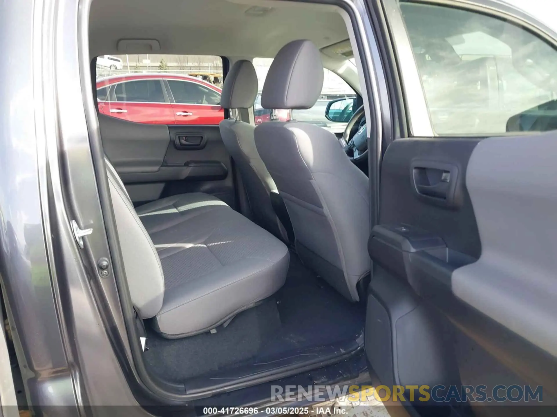8 fotografías del automóvil dañado 3TMCZ5AN5MM377663 TOYOTA TACOMA 2021