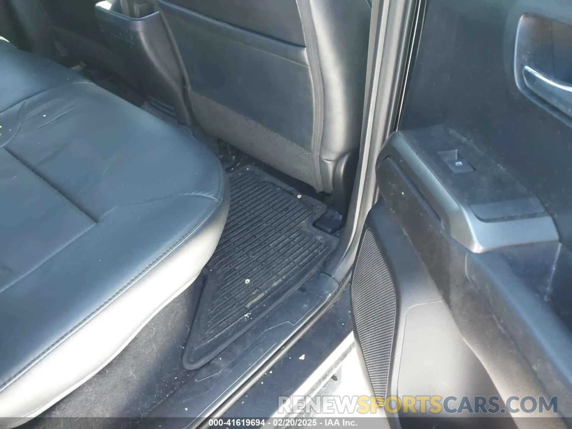 8 fotografías del automóvil dañado 3TMCZ5AN5MM410340 TOYOTA TACOMA 2021