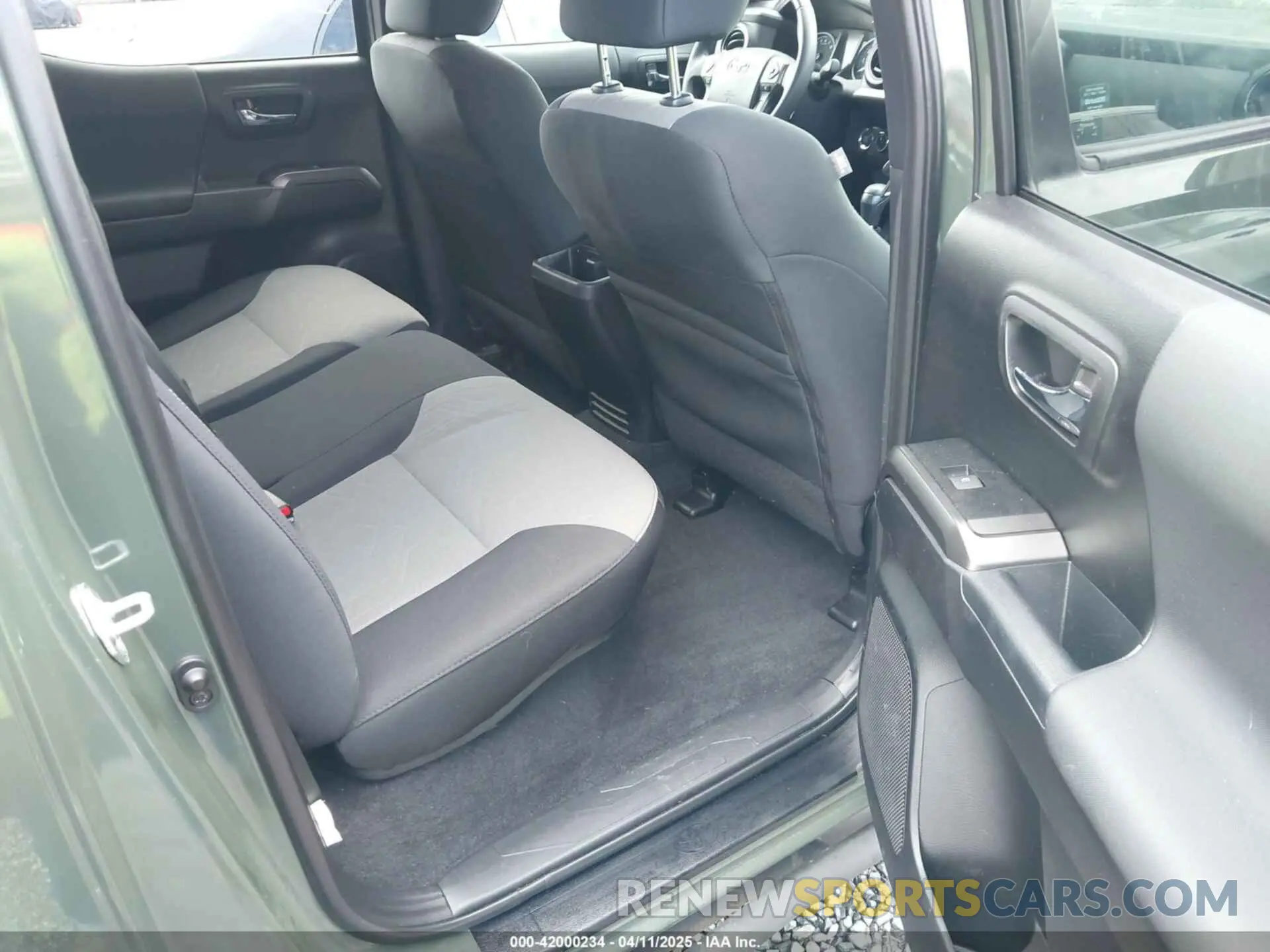 8 fotografías del automóvil dañado 3TMCZ5AN5MM437358 TOYOTA TACOMA 2021