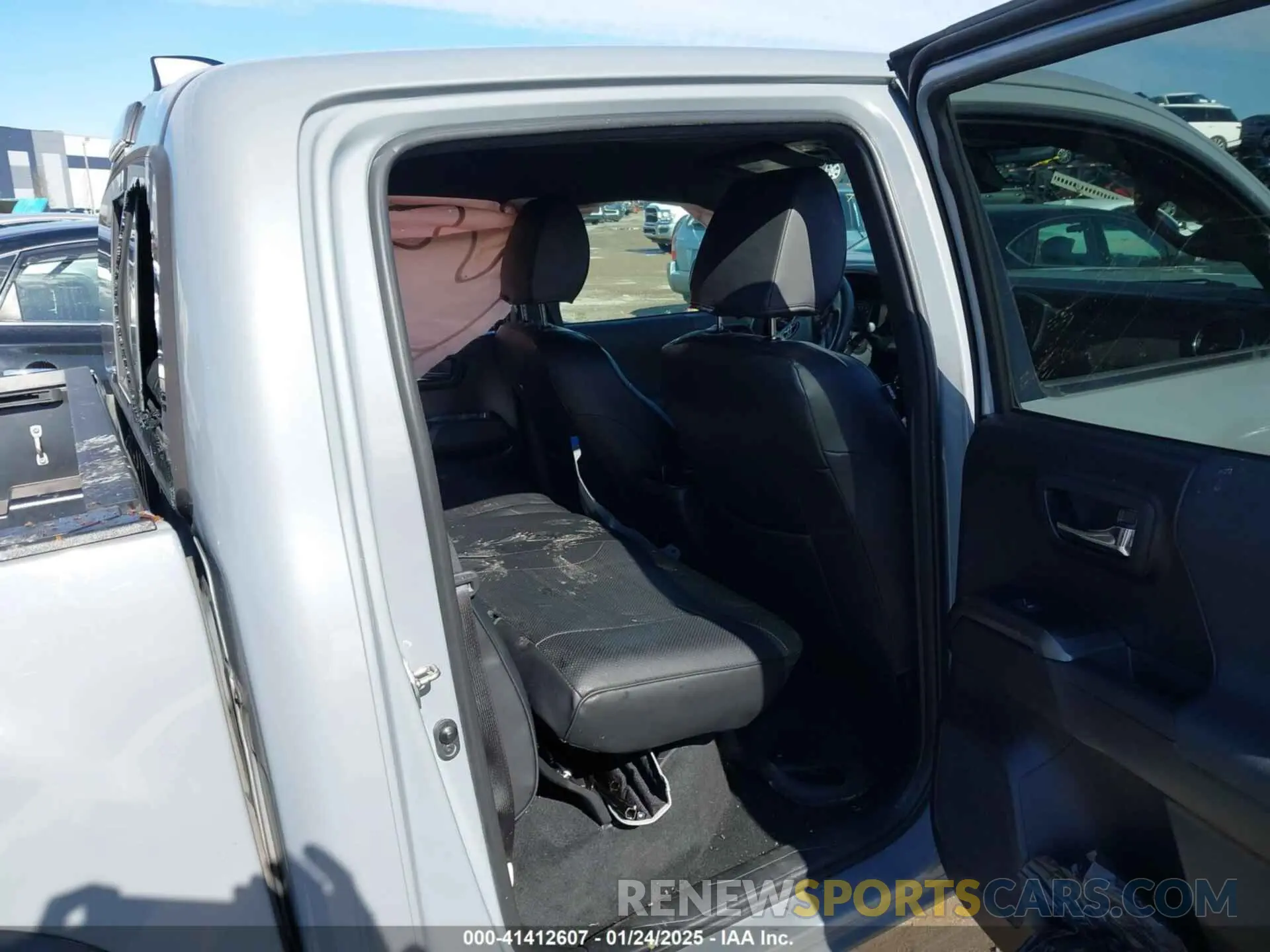 8 fotografías del automóvil dañado 3TMCZ5AN6MM373024 TOYOTA TACOMA 2021