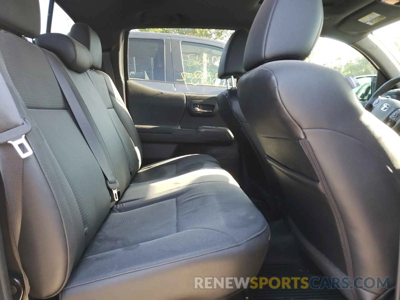 6 fotografías del automóvil dañado 3TMCZ5AN6MM379759 TOYOTA TACOMA 2021