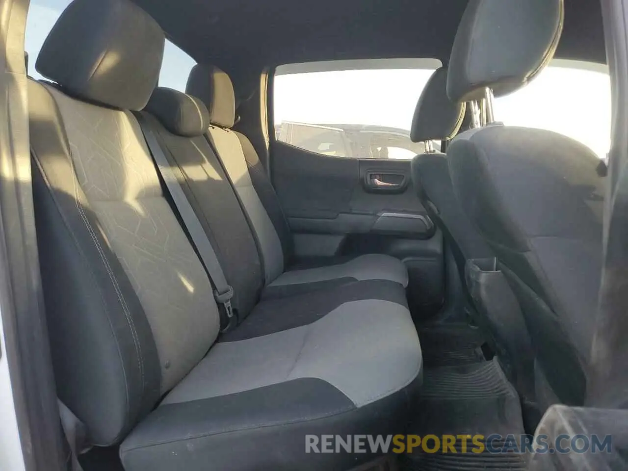 10 fotografías del automóvil dañado 3TMCZ5AN6MM391930 TOYOTA TACOMA 2021