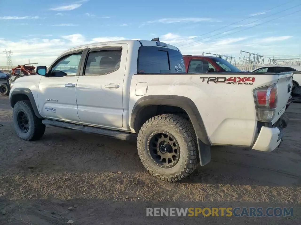 2 fotografías del automóvil dañado 3TMCZ5AN6MM391930 TOYOTA TACOMA 2021