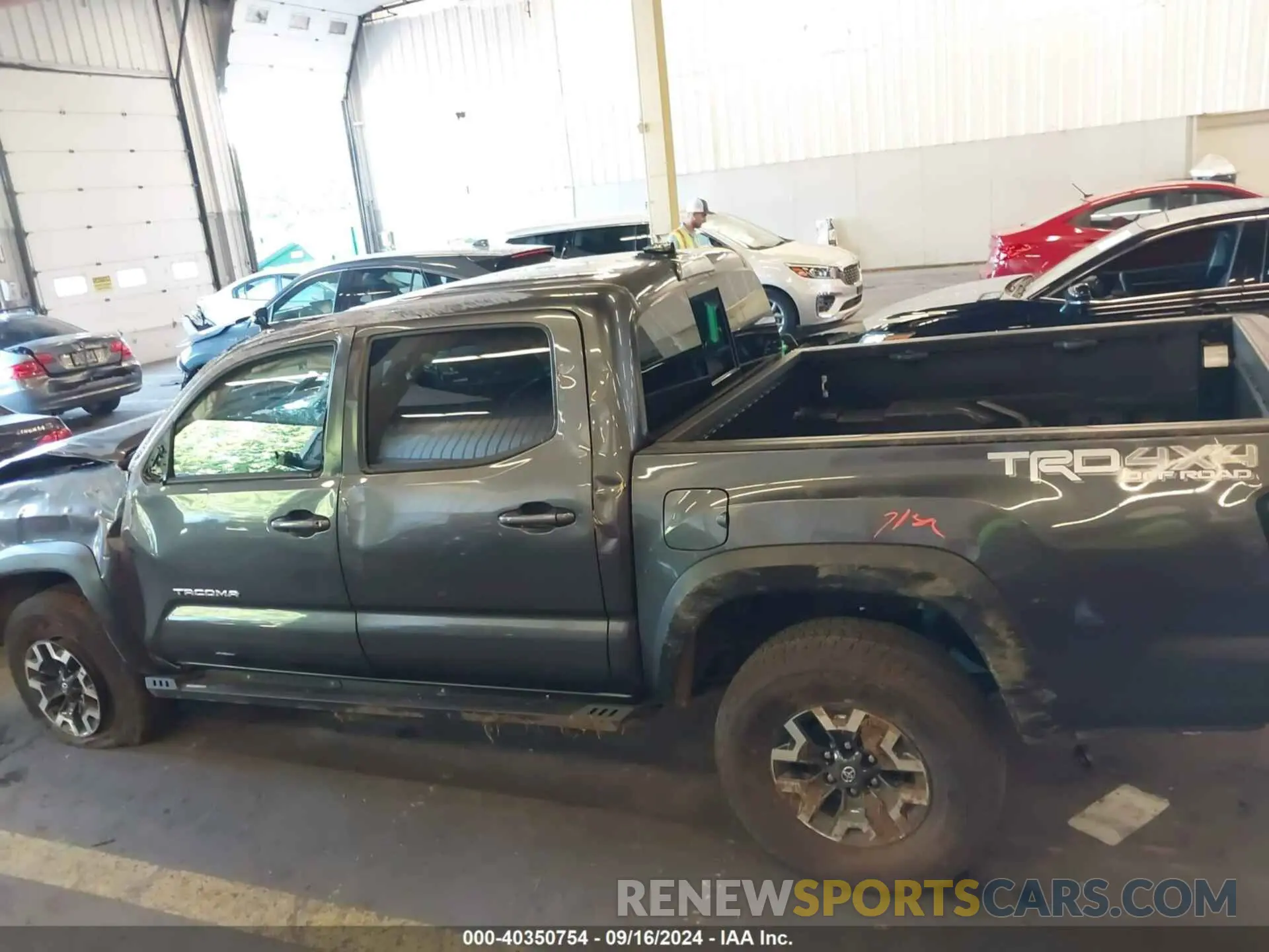 14 fotografías del automóvil dañado 3TMCZ5AN6MM397663 TOYOTA TACOMA 2021