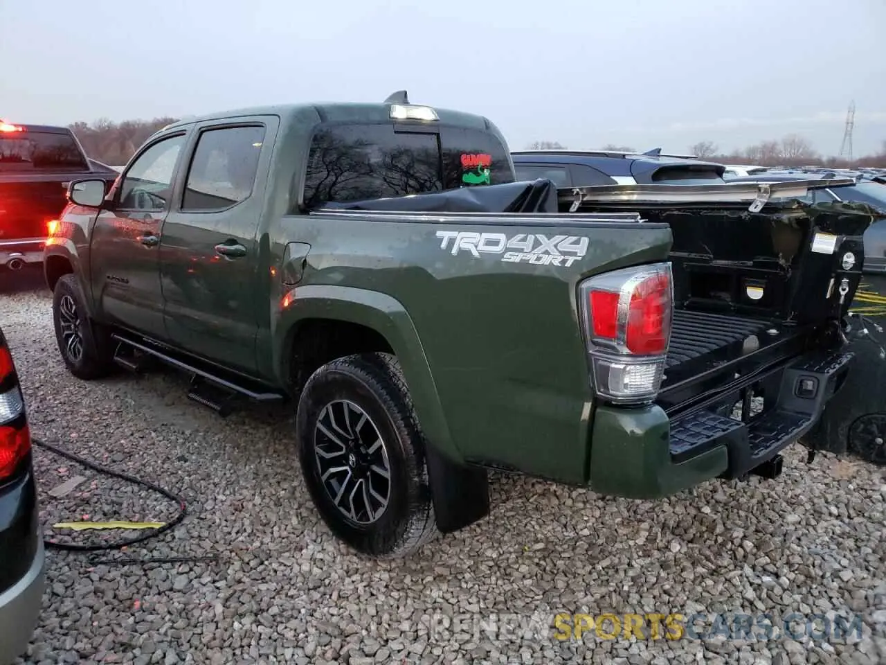 2 fotografías del automóvil dañado 3TMCZ5AN6MM420911 TOYOTA TACOMA 2021