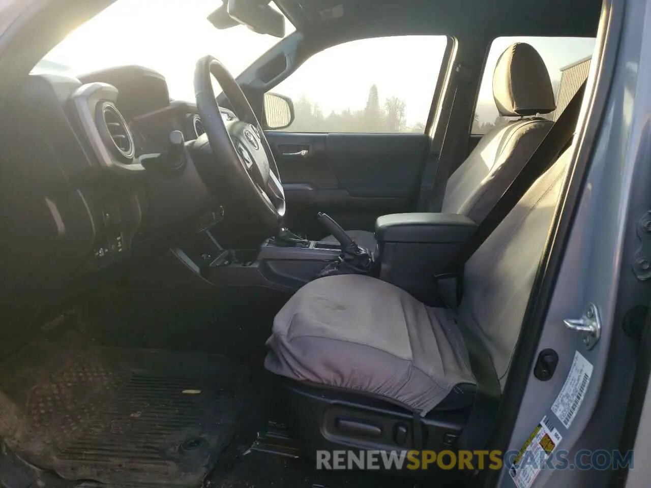 7 fotografías del automóvil dañado 3TMCZ5AN7MM406824 TOYOTA TACOMA 2021