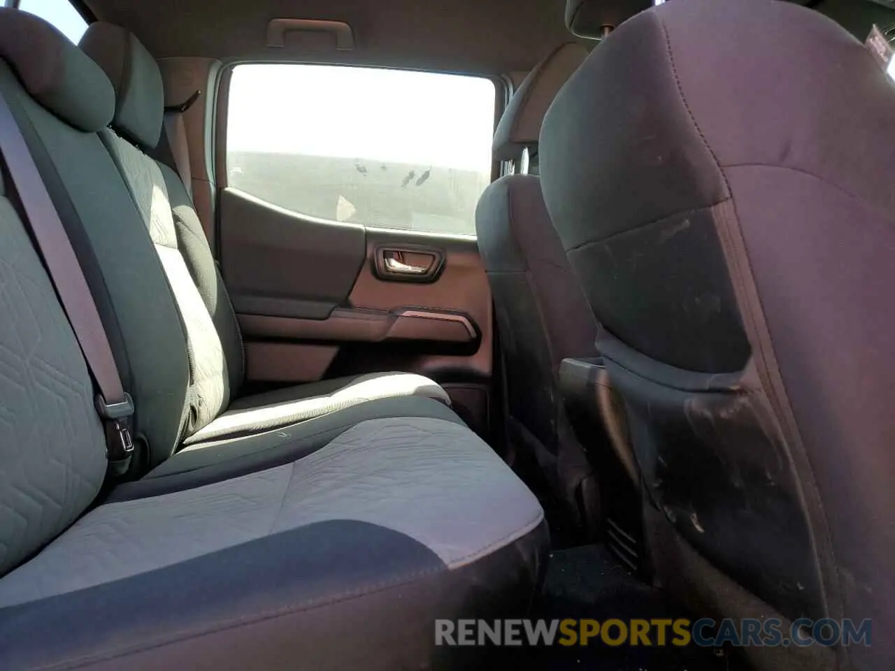 6 fotografías del automóvil dañado 3TMCZ5AN7MM451147 TOYOTA TACOMA 2021