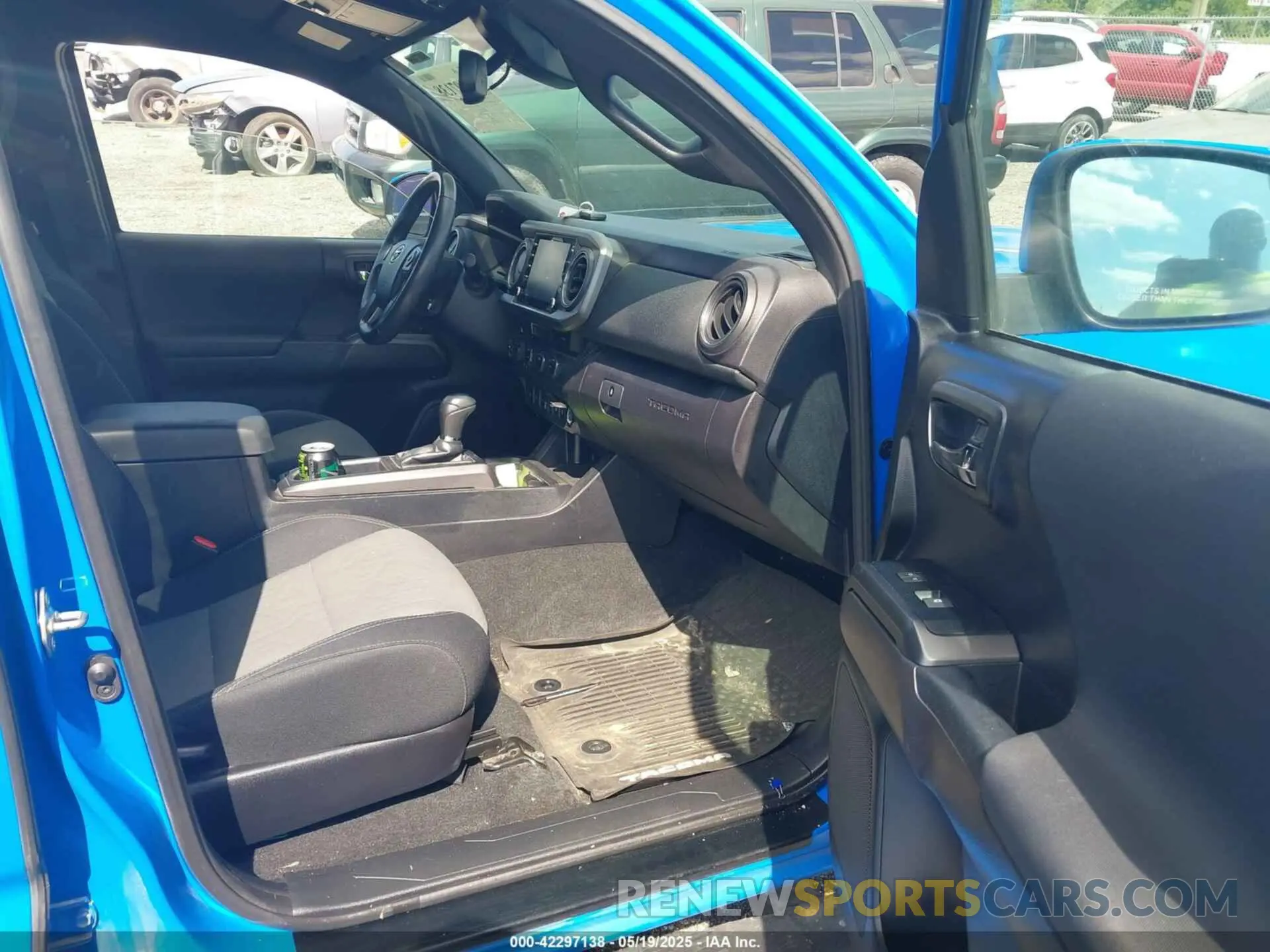5 fotografías del automóvil dañado 3TMCZ5AN8MM374398 TOYOTA TACOMA 2021