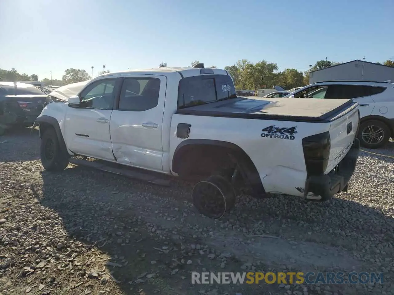 2 fotografías del automóvil dañado 3TMCZ5AN8MM381707 TOYOTA TACOMA 2021