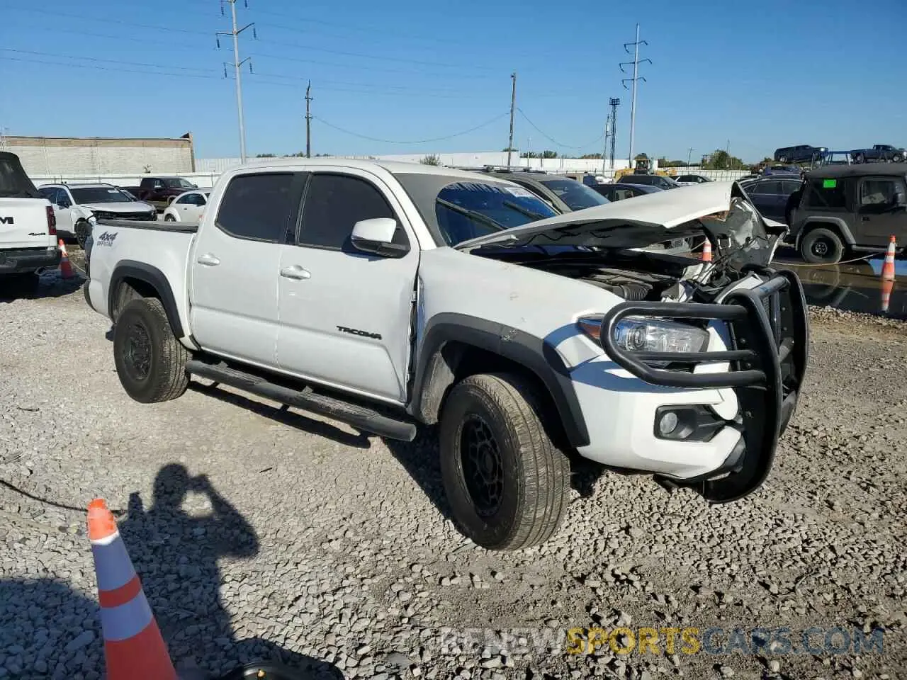 4 fotografías del automóvil dañado 3TMCZ5AN8MM381707 TOYOTA TACOMA 2021