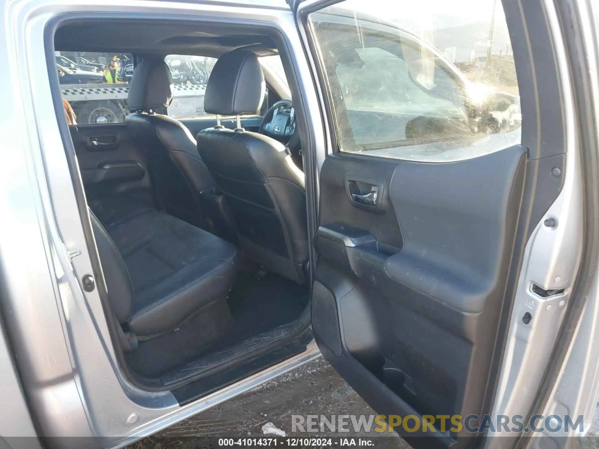 8 fotografías del automóvil dañado 3TMCZ5AN9MM377150 TOYOTA TACOMA 2021