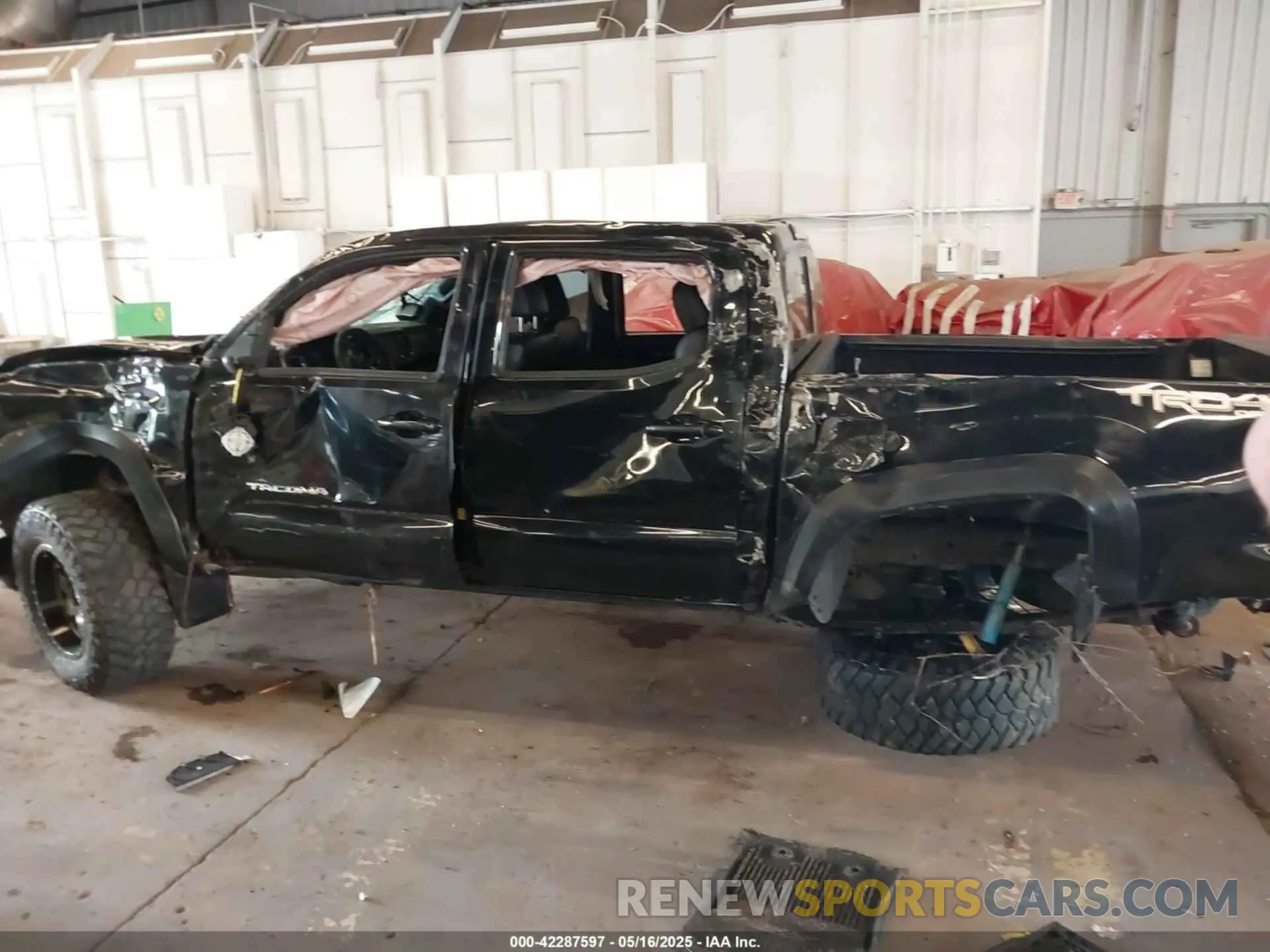 13 fotografías del automóvil dañado 3TMCZ5ANXMM370093 TOYOTA TACOMA 2021