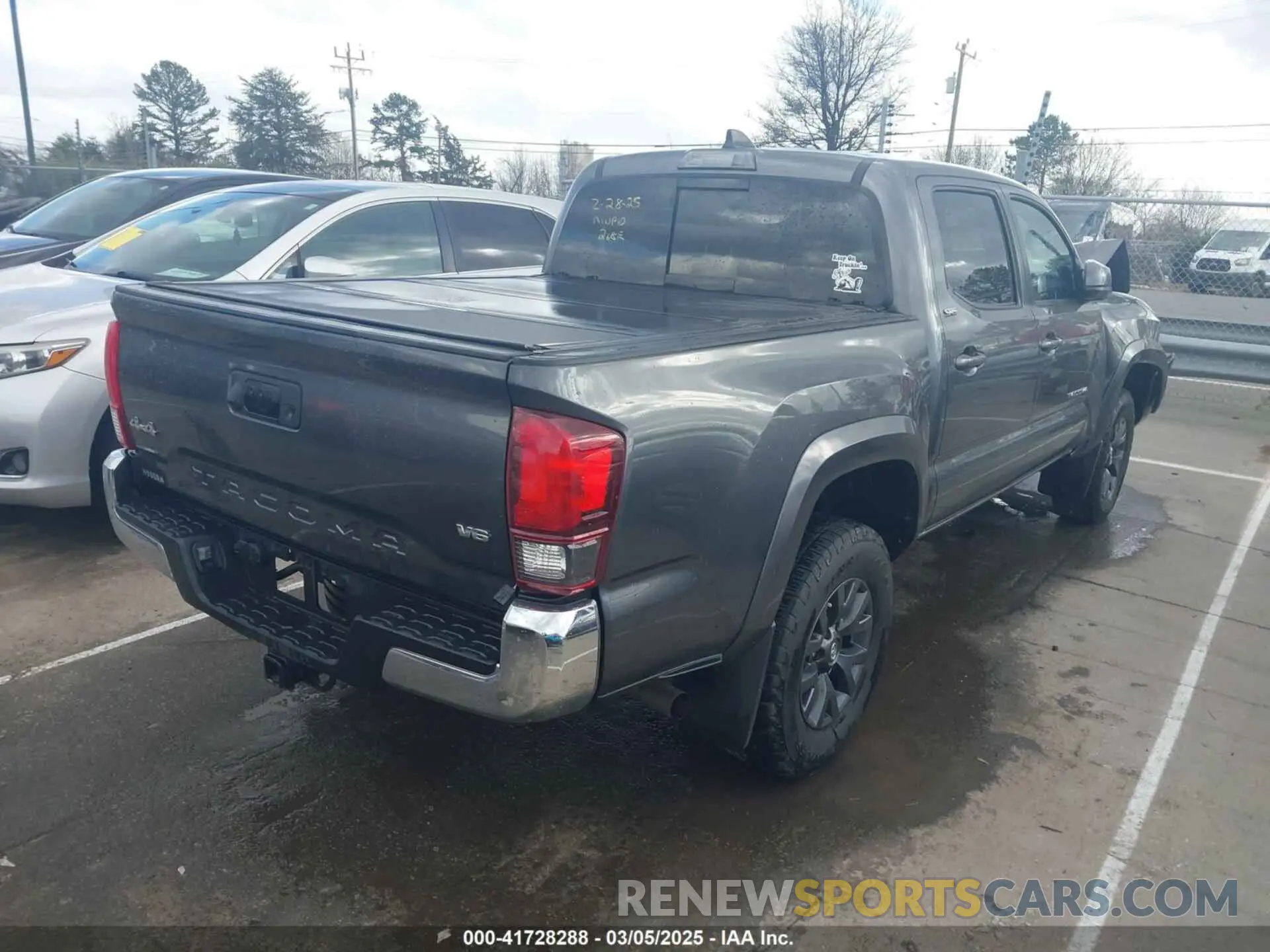 4 fotografías del automóvil dañado 3TMCZ5ANXMM415436 TOYOTA TACOMA 2021