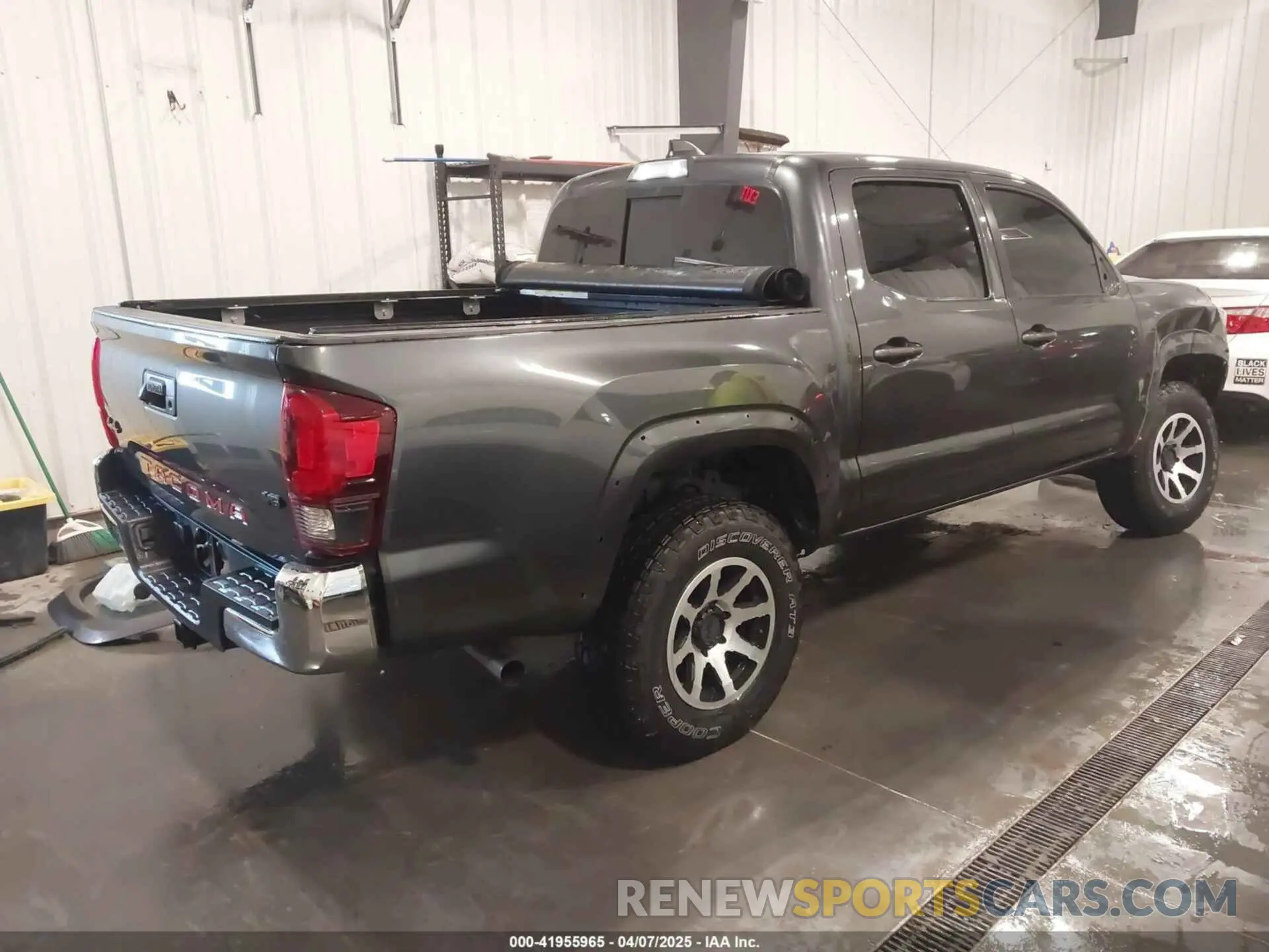 4 fotografías del automóvil dañado 3TMCZ5ANXMM447867 TOYOTA TACOMA 2021
