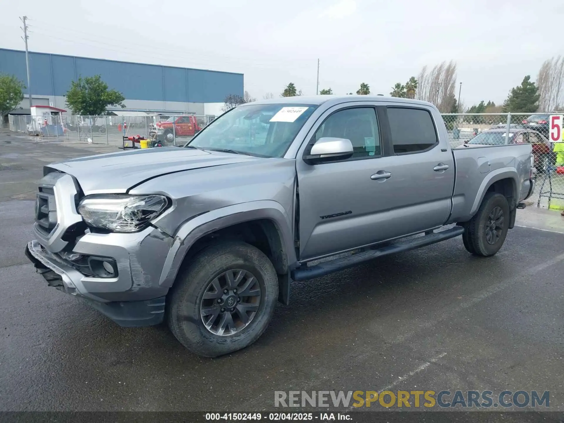 2 fotografías del automóvil dañado 3TMDZ5BN1MM101984 TOYOTA TACOMA 2021