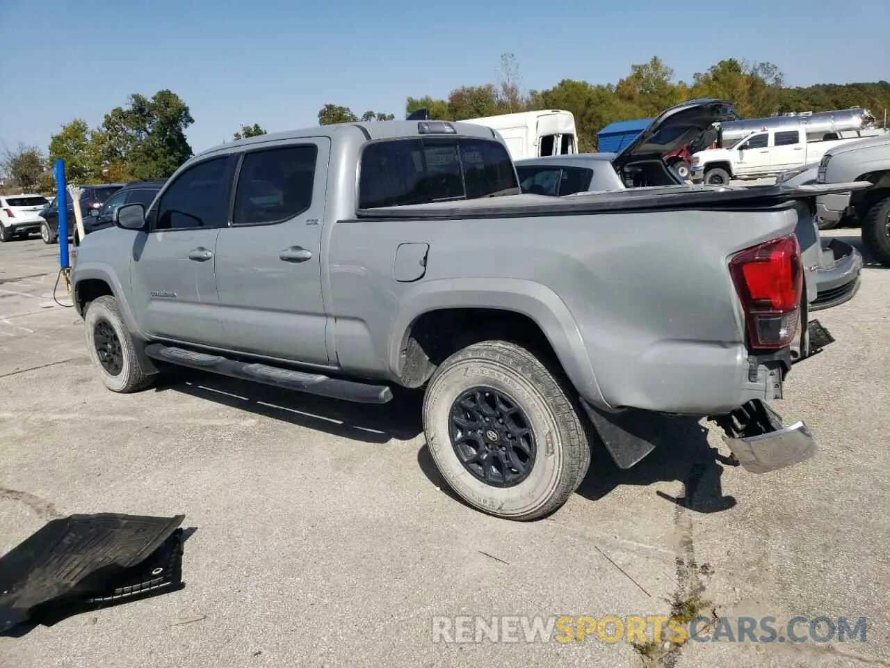 2 fotografías del automóvil dañado 3TMDZ5BN3MM099851 TOYOTA TACOMA 2021