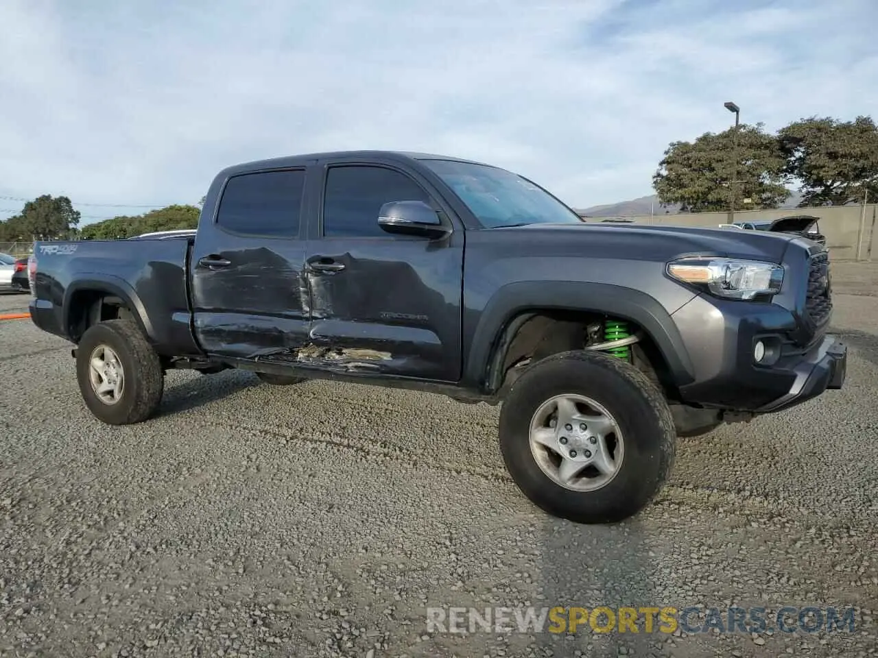4 fotografías del automóvil dañado 3TMDZ5BN4MM098742 TOYOTA TACOMA 2021