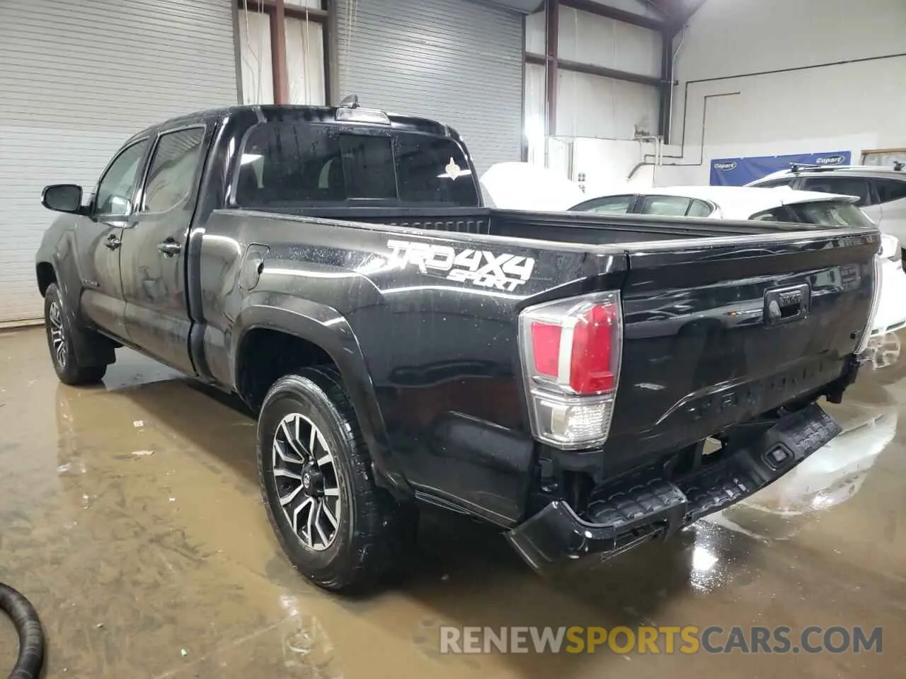 2 fotografías del automóvil dañado 3TMDZ5BN4MM119475 TOYOTA TACOMA 2021