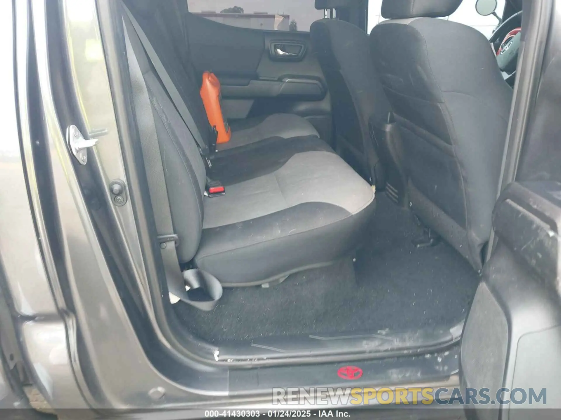 8 fotografías del automóvil dañado 3TMDZ5BN5MM110218 TOYOTA TACOMA 2021
