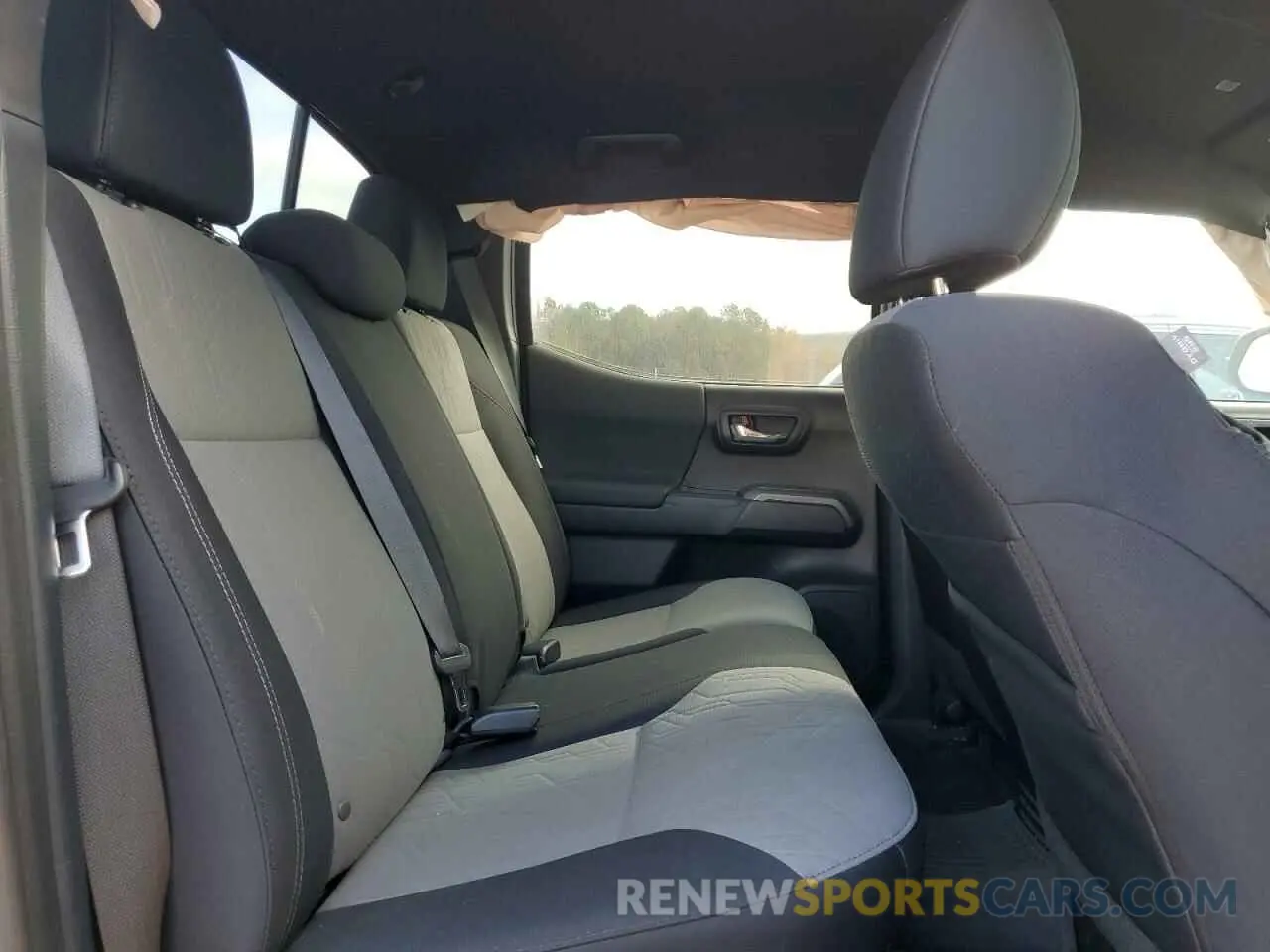 10 fotografías del automóvil dañado 3TMDZ5BN6MM102614 TOYOTA TACOMA 2021