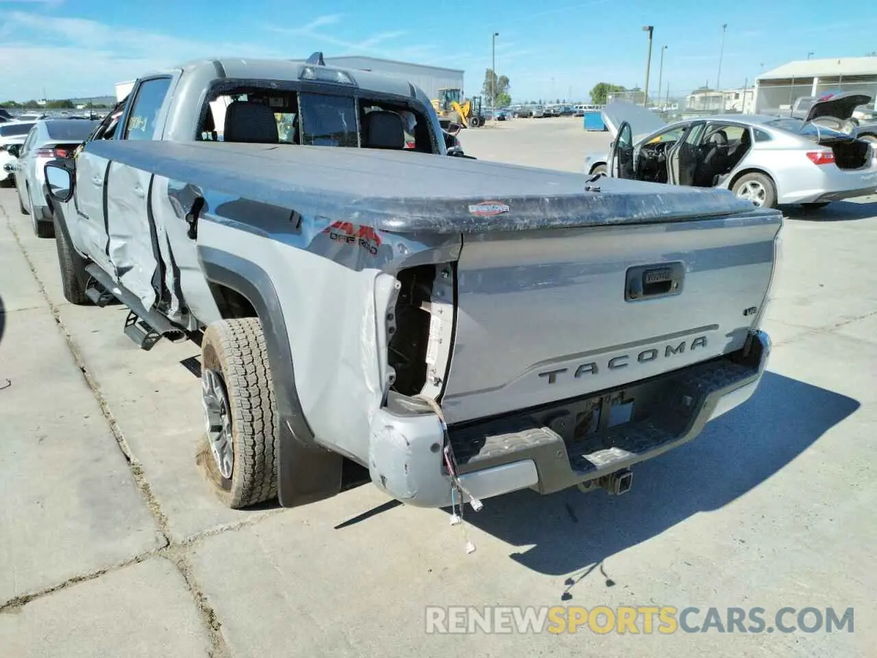 3 fotografías del automóvil dañado 3TMDZ5BN6MM104542 TOYOTA TACOMA 2021