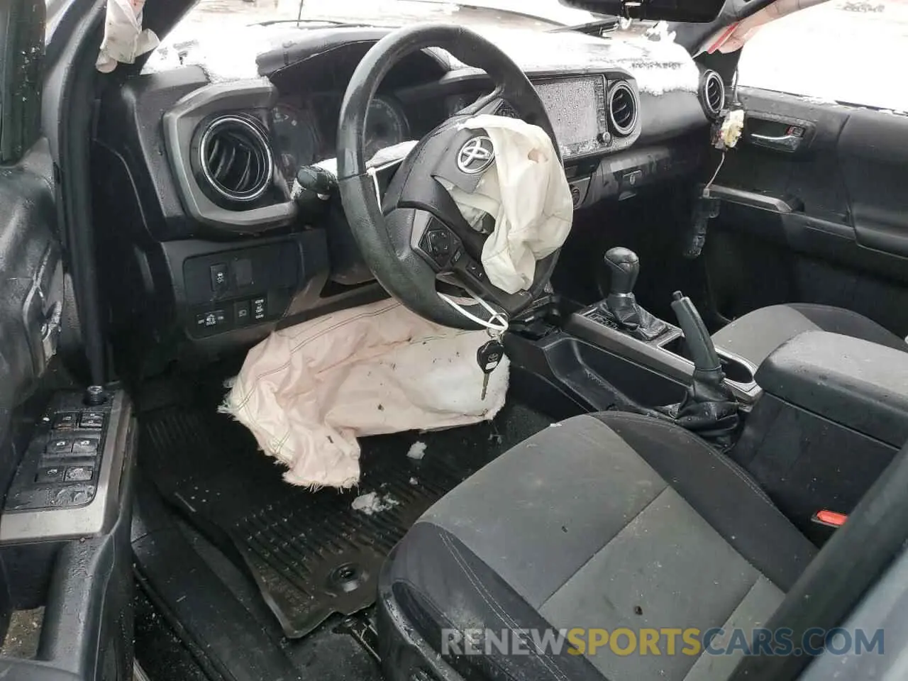 8 fotografías del automóvil dañado 3TMDZ5BN7MM105408 TOYOTA TACOMA 2021