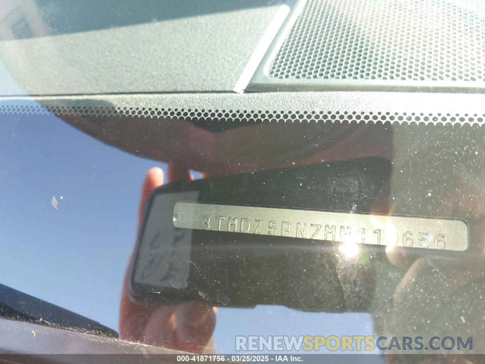 9 fotografías del automóvil dañado 3TMDZ5BN7MM110656 TOYOTA TACOMA 2021