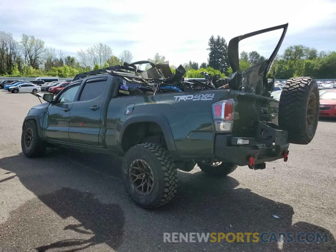 2 fotografías del automóvil dañado 3TMDZ5BN8MM112478 TOYOTA TACOMA 2021