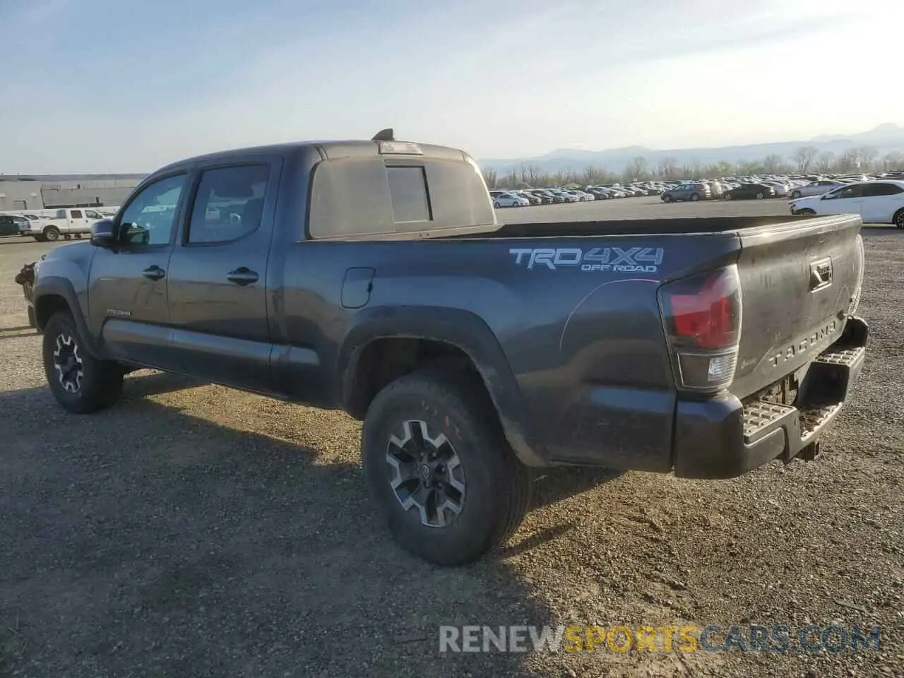 2 fotografías del automóvil dañado 3TMDZ5BN8MM114280 TOYOTA TACOMA 2021