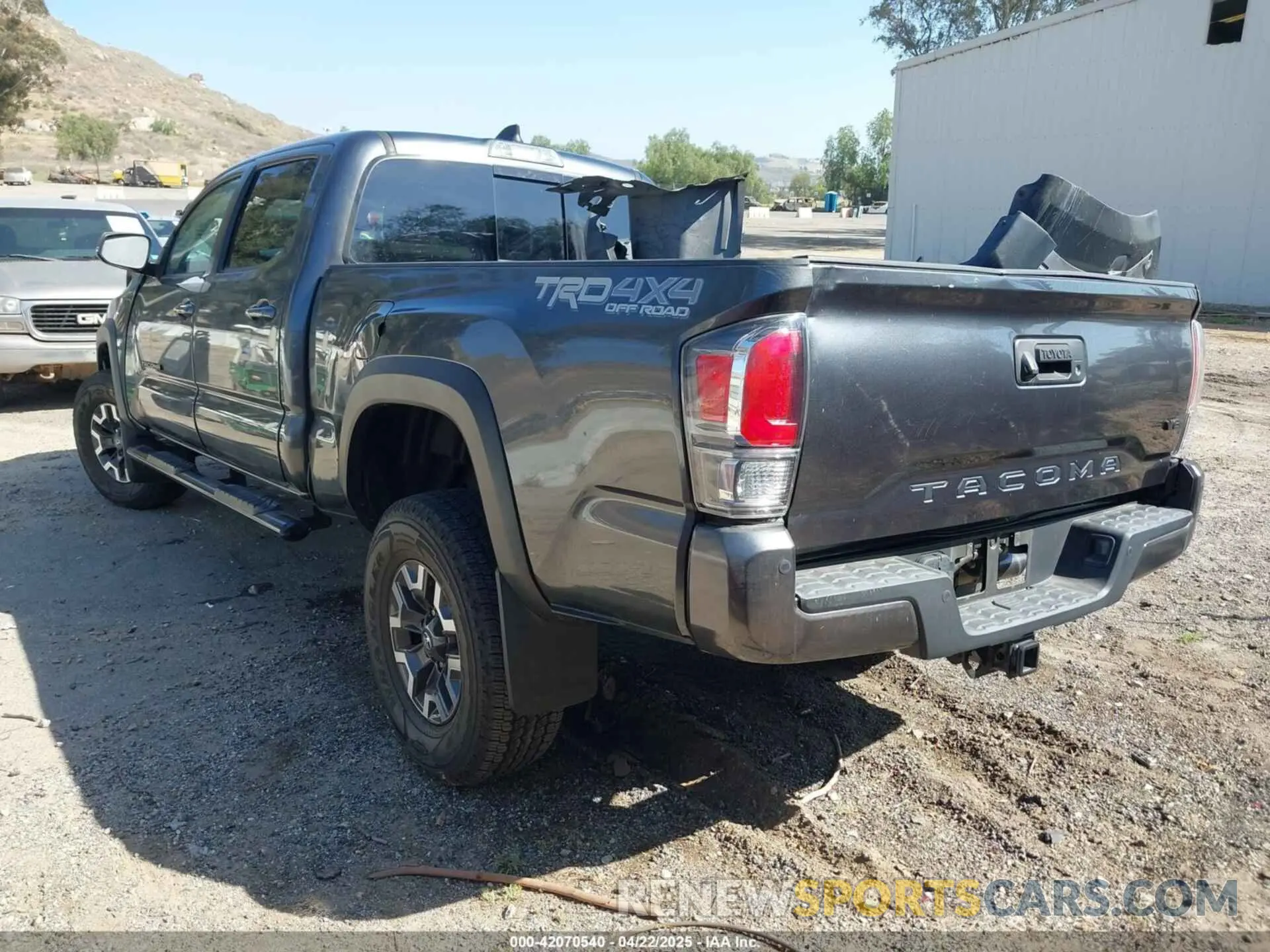 3 fotografías del automóvil dañado 3TMDZ5BN8MM117163 TOYOTA TACOMA 2021